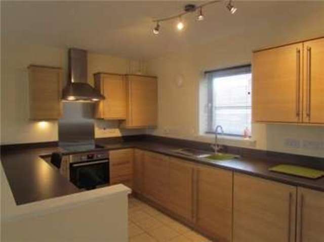  Image of 2 bedroom Apartment to rent in Chieftain Way Cambridge CB4 at Chesterton, CB4 2YE