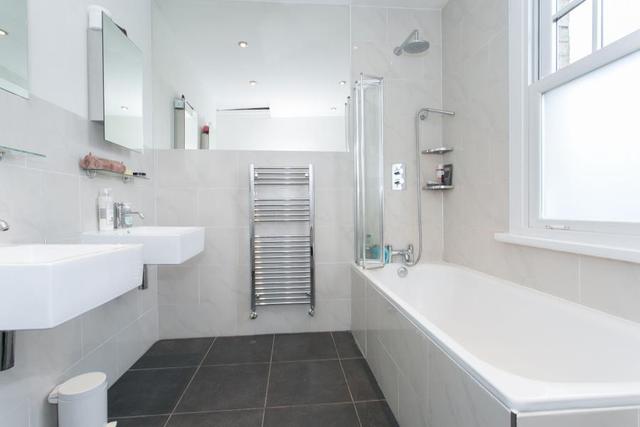  Image of 4 bedroom Detached house for sale in Chislehurst Avenue London N12 at London, N12 0HU