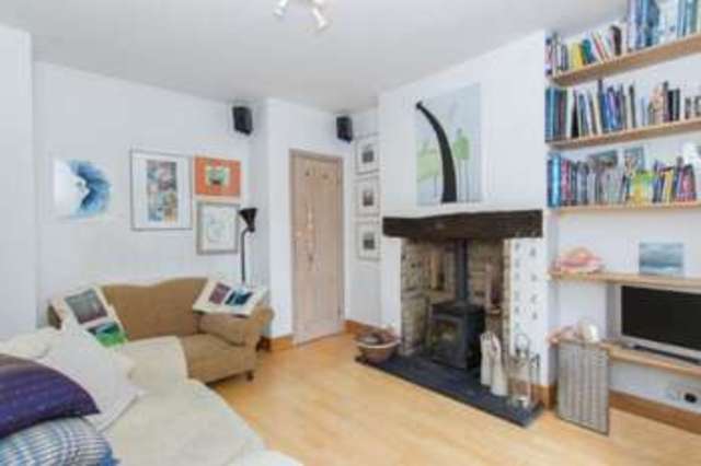  Image of 1 bedroom Flat for sale in Chiswick High Road London W4 at London  Gunnersbury, W4 3AY