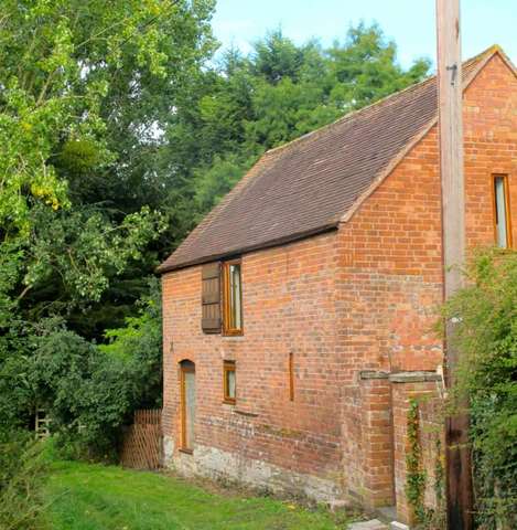  Image of 3 bedroom Detached house to rent in Churchend Twyning Tewkesbury GL20 at Church End Twyning Tewkesbury, GL20 6DA