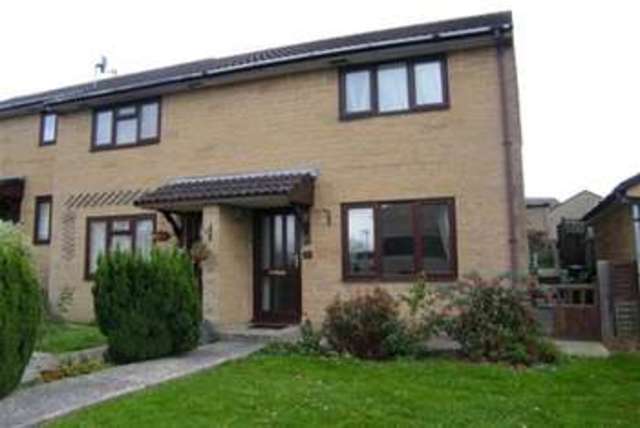  Image of 2 bedroom Property to rent in Churchfield Drive Castle Cary BA7 at Castle Cary, BA7 7LA