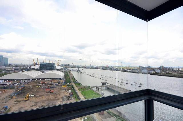  Image of 2 bedroom Flat for sale in Barge Walk London SE10 at Greenwich  London, SE10 0FP