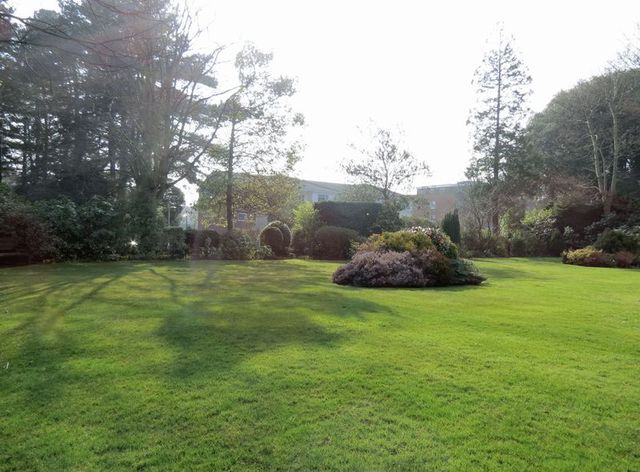  Image of 2 bedroom Flat for sale in Clarendon Road Westbourne Bournemouth BH4 at Clarendon Road Westbourne West Cliff, BH4 8AL