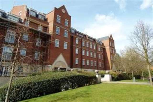  Image of 2 bedroom Penthouse to rent in Kipling Close Warley Brentwood CM14 at Brentwood, CM14 5WY