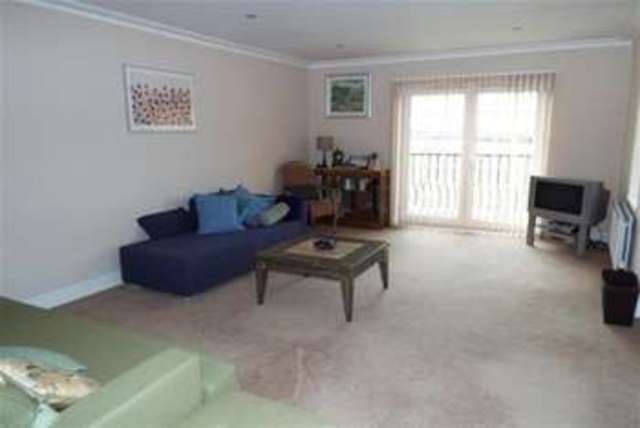  Image of 2 bedroom Penthouse to rent in Kipling Close Warley Brentwood CM14 at Brentwood, CM14 5WY