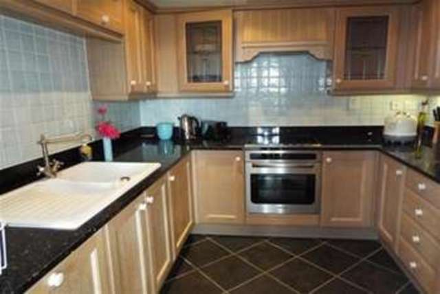  Image of 2 bedroom Penthouse to rent in Kipling Close Warley Brentwood CM14 at Brentwood, CM14 5WY
