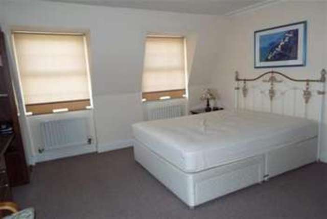  Image of 2 bedroom Penthouse to rent in Kipling Close Warley Brentwood CM14 at Brentwood, CM14 5WY