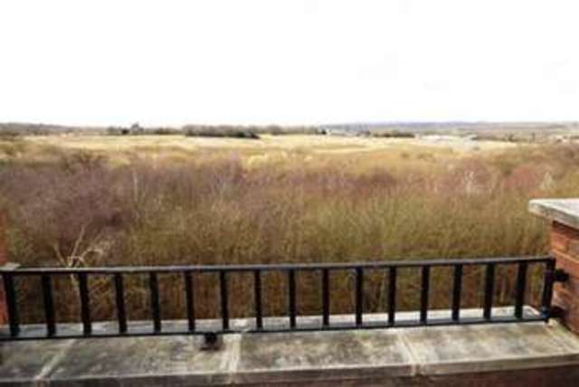  Image of 2 bedroom Penthouse to rent in Kipling Close Warley Brentwood CM14 at Brentwood, CM14 5WY