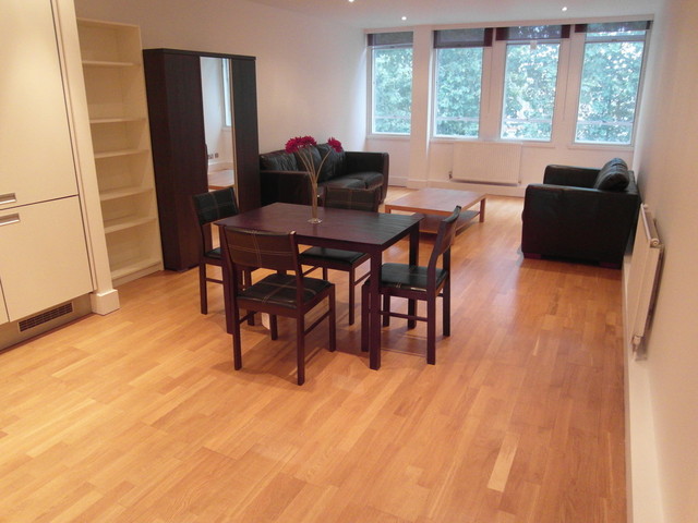  Image of 1 bedroom Apartment to rent in Cleveland Way London E1 at London Mile End Road, E1 4TZ