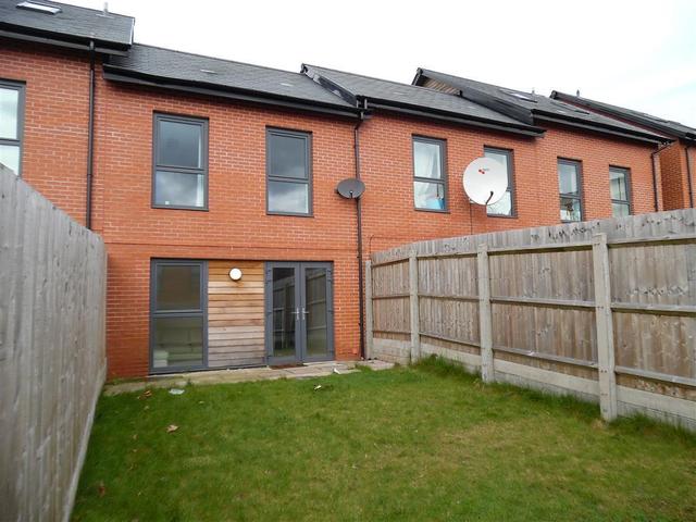  Image of 3 bedroom Detached house to rent in Colbrand Grove Birmingham B15 at Colbrand Grove  BIRMINGHAM, B15 2BS