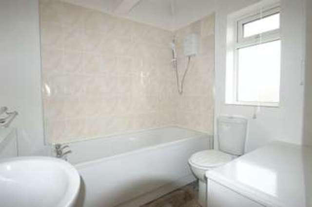  Image of 3 bedroom Terraced house to rent in Coleby Road Nottingham NG8 at Coleby Road  Broxtowe, NG8 6FR
