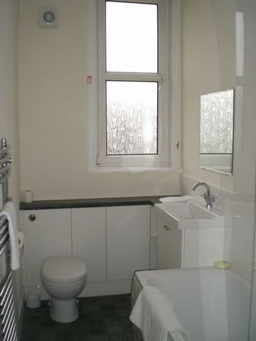  Image of 2 bedroom Flat to rent in Comely Bank Street Edinburgh EH4 at Comely Bank Edinburgh Edinburgh, EH4 1BD