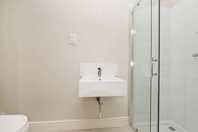  Image of 1 bedroom Flat to rent in Comeragh Road London W14 at Comeragh Road  London, W14 9HS