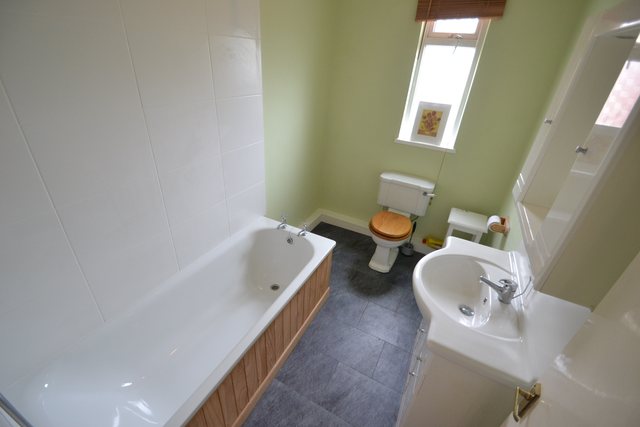  Image of 2 bedroom Flat to rent in Connaught Road Cardiff CF24 at Roath Cardiff Roath, CF24 3PX