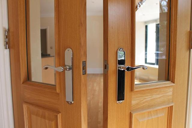  Image of 2 bedroom Apartment to rent in Coombe Hall Park East Grinstead RH19 at East Grinstead, RH19 4JJ