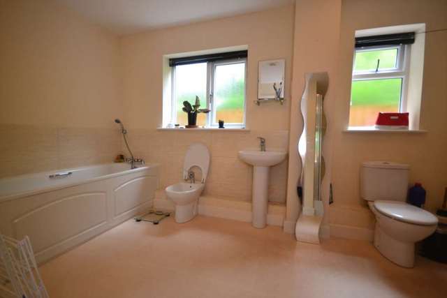  Image of 2 bedroom Apartment to rent in Reading Road Wokingham RG41 at Copper Beech Place  Wokingham, RG41 1HB