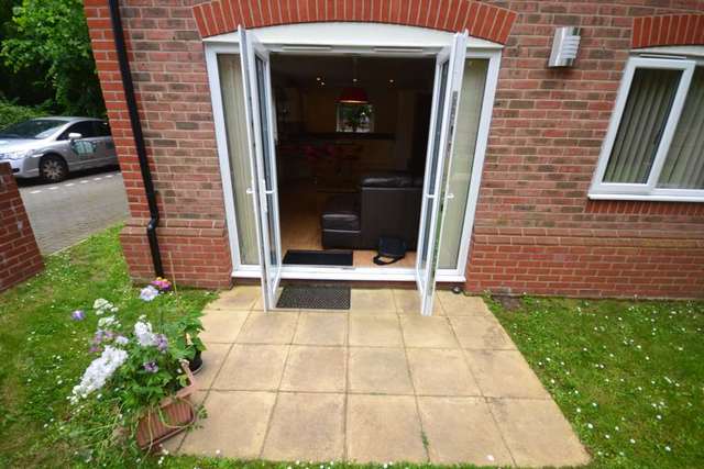  Image of 2 bedroom Apartment to rent in Reading Road Wokingham RG41 at Copper Beech Place  Wokingham, RG41 1HB