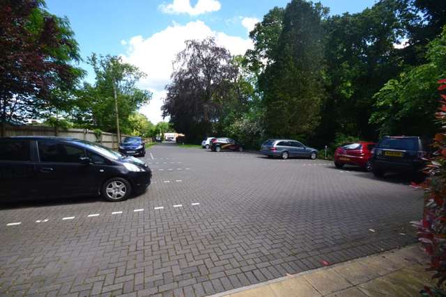  Image of 2 bedroom Apartment to rent in Reading Road Wokingham RG41 at Copper Beech Place  Wokingham, RG41 1HB
