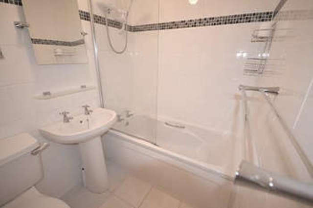  Image of 1 bedroom Flat to rent in Cornmill Crescent Alphington Exeter EX2 at Corn Mill Crescent, Alphington  Exeter, EX2 8TP