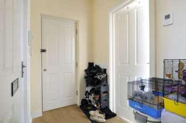  Image of 1 bedroom Flat for sale in Cowper Road Worthing BN11 at Cowper Road  Worthing, BN11 4PD