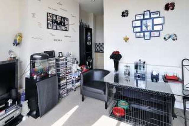  Image of 1 bedroom Flat for sale in Cowper Road Worthing BN11 at Cowper Road  Worthing, BN11 4PD