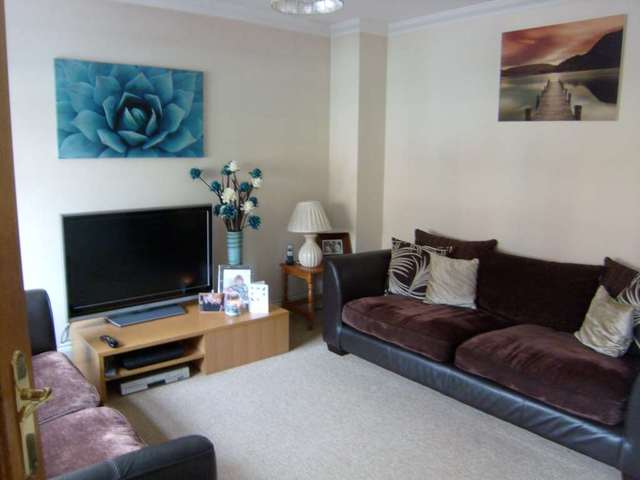 Image of 3 bedroom Detached house to rent in Craig Avenue Tilehurst Reading RG30 at Craig Ave  Reading, RG30 2PJ