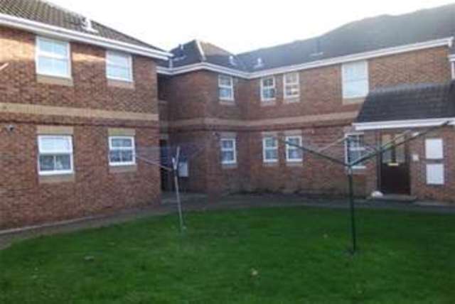  Image of 2 bedroom Property to rent in Crane Close Gosport PO13 at Gosport, PO13 0AJ
