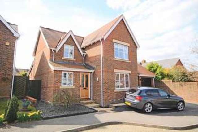  Image of 3 bedroom Detached house for sale in Cranham Avenue Billingshurst RH14 at Billingshurst, RH14 9EN
