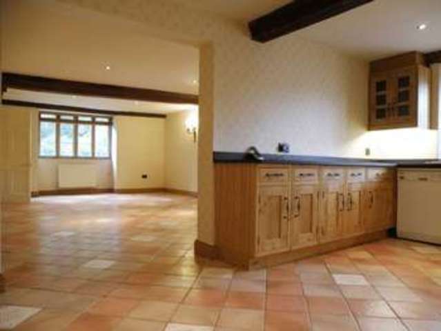  Image of 5 bedroom Detached house to rent in Middle Street Misterton Crewkerne TA18 at Crewkerne, TA18 8LU