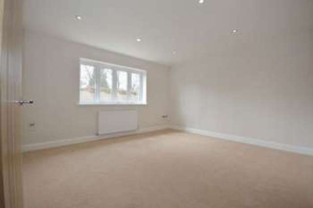  Image of 3 bedroom Detached house for sale in Lyme Road Crewkerne TA18 at Maycroft Close  Crewkerne, TA18 8HF
