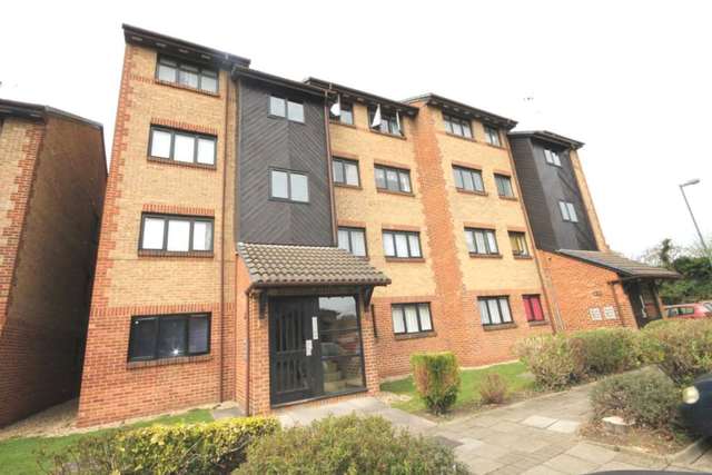  Image of 1 bedroom Flat for sale in Cricketers Close Erith DA8 at Cricketers Close  Erith, DA8 1TX