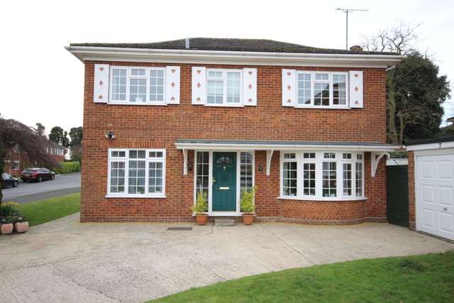  Image of 4 bedroom Detached house for sale in Cromhamstone Stone Aylesbury HP17 at Cromhamstone Stone Aylesbury, HP17 8NH