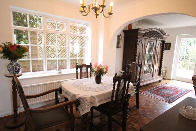  Image of 4 bedroom Detached house for sale in Cromhamstone Stone Aylesbury HP17 at Cromhamstone Stone Aylesbury, HP17 8NH