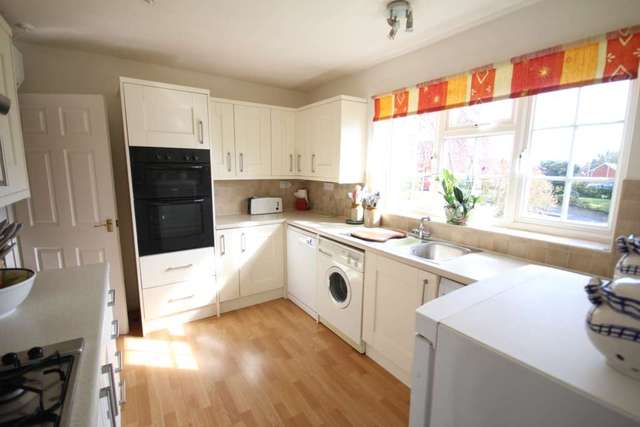  Image of 4 bedroom Detached house for sale in Cromhamstone Stone Aylesbury HP17 at Cromhamstone Stone Aylesbury, HP17 8NH