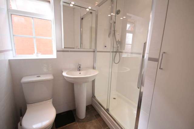  Image of 4 bedroom Detached house for sale in Cromhamstone Stone Aylesbury HP17 at Cromhamstone Stone Aylesbury, HP17 8NH