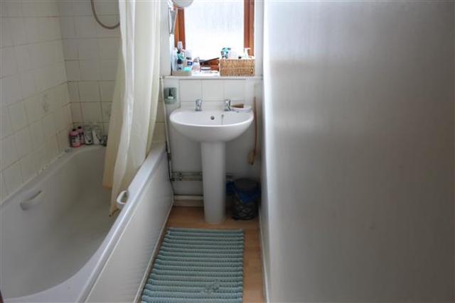 Image of 1 bedroom Apartment to rent in New Cross Road London SE14 at New Cross, SE14 6LA