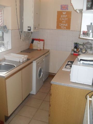  Image of 6 bedroom House Share to rent in Croydon Road Bournbrook Birmingham B29 at Selly Oak West Midlands Selly Oak, B29 7BP