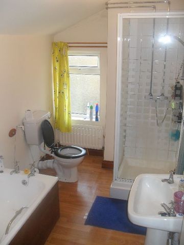  Image of 6 bedroom House Share to rent in Croydon Road Bournbrook Birmingham B29 at Selly Oak West Midlands Selly Oak, B29 7BP