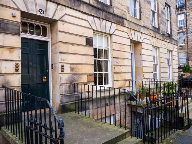  Image of 2 bedroom Flat to rent in Cumberland Street Edinburgh EH3 at New Town Edinburgh Edinburgh, EH3 6RT