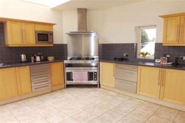  Image of 5 bedroom Detached house to rent in Cumnor Hill Cumnor Oxford OX2 at Oxford, OX2 9EY