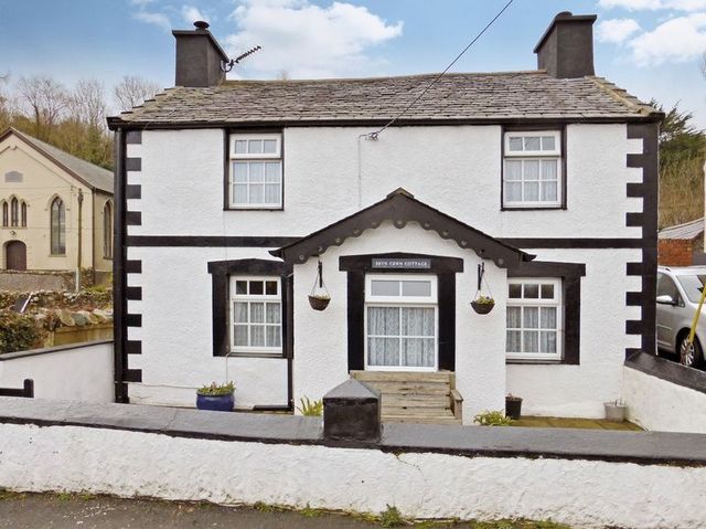  Image of 2 bedroom Detached house for sale in Bryn Crwn Cwm-Y-Glo Caernarfon LL55 at Cwm-Y-Glo, LL55 4DL