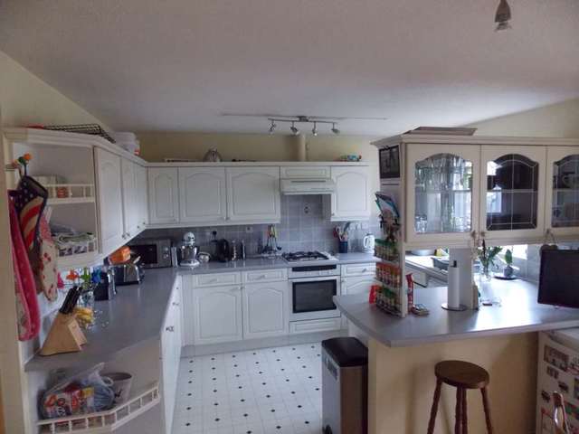  Image of 4 bedroom Semi-Detached house to rent in Cypress Gardens Bicester OX26 at Cypress Gardens  Bicester, OX26 3XT