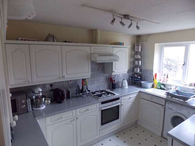  Image of 4 bedroom Semi-Detached house to rent in Cypress Gardens Bicester OX26 at Cypress Gardens  Bicester, OX26 3XT