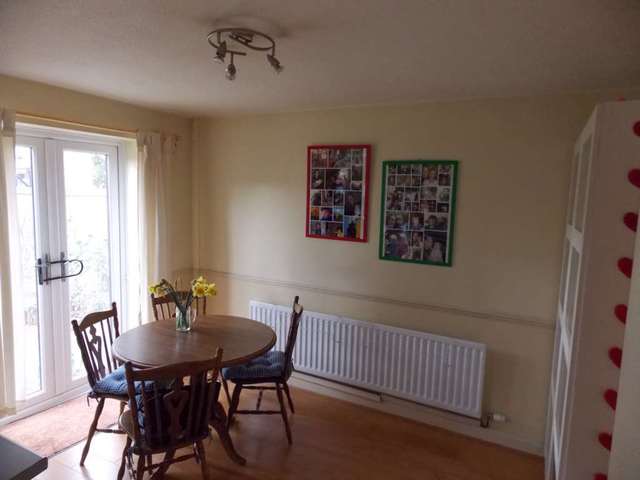  Image of 4 bedroom Semi-Detached house to rent in Cypress Gardens Bicester OX26 at Cypress Gardens  Bicester, OX26 3XT