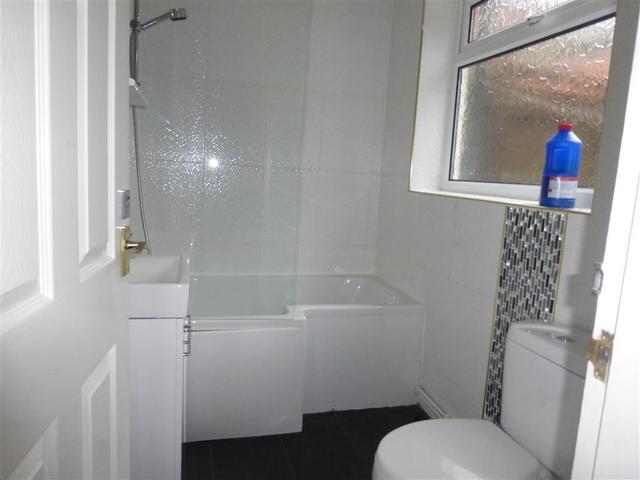  Image of 4 bedroom Detached house to rent in Daisy Road Edgbaston Birmingham B16 at Daisy Road  BIRMINGHAM, B16 9DY