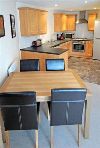  Image of 1 bedroom Apartment to rent in Trafalgar Gardens Crawley RH10 at Daniels House, Trafalgar Gardens Three Bridges Crawley, RH10 7SR