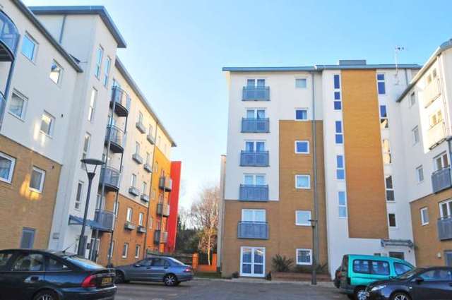  Image of 1 bedroom Apartment to rent in Trafalgar Gardens Crawley RH10 at Daniels House, Trafalgar Gardens Three Bridges Crawley, RH10 7SR
