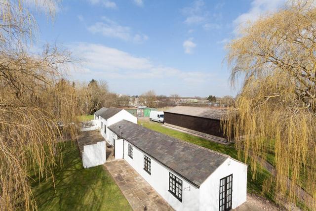  Image of 5 bedroom Detached house for sale in Daniels Water Great Chart Ashford TN26 at Bethersden, TN26 1JY