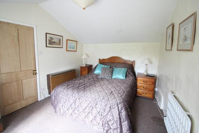  Image of 5 bedroom Detached house for sale in Daniels Water Great Chart Ashford TN26 at Bethersden, TN26 1JY