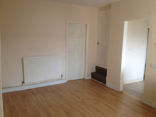  Image of 4 bedroom Terraced house to rent in Deacon Crescent New Rossington Doncaster DN11 at Deacons Crescent  Doncaster, DN11 0SY